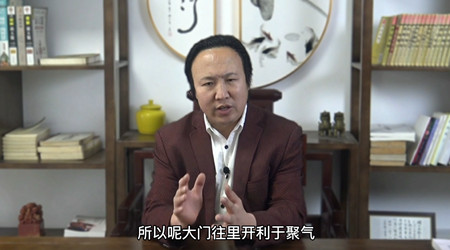 住宅的大门往外开好还是往里开好？