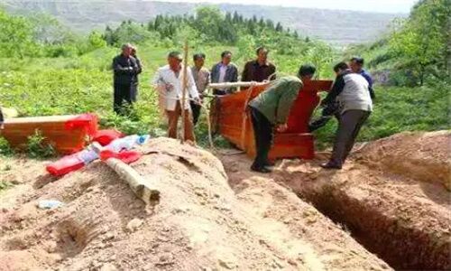 阴宅坟墓埋葬深浅