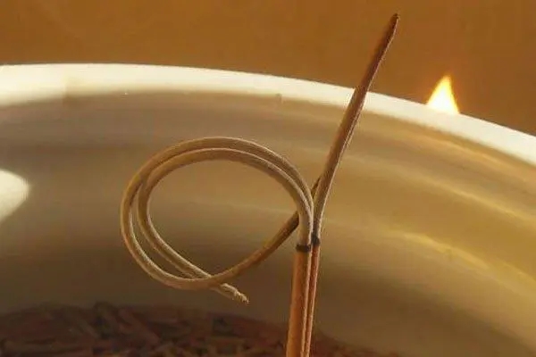 烧香断了一根怎么解决