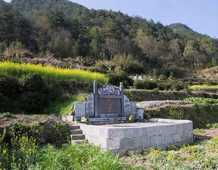 墓地的朝向哪边是最吉利的