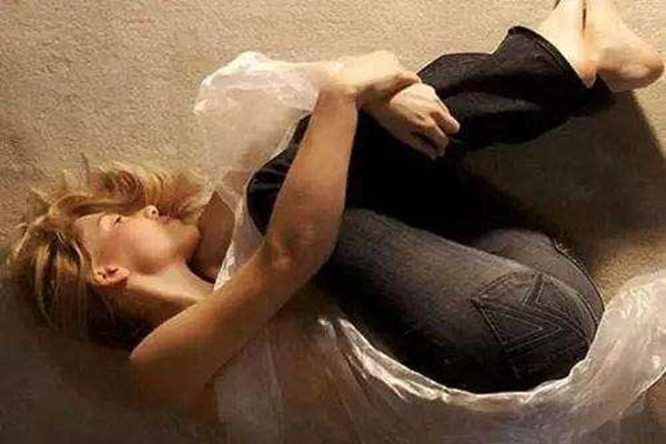 八字中哪些女性对爱情没安全感