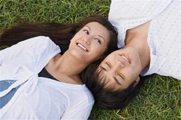 靠妻子发家的男人八字特征