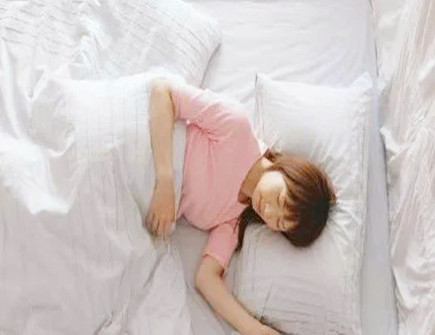 睡觉头东脚西是大忌吗